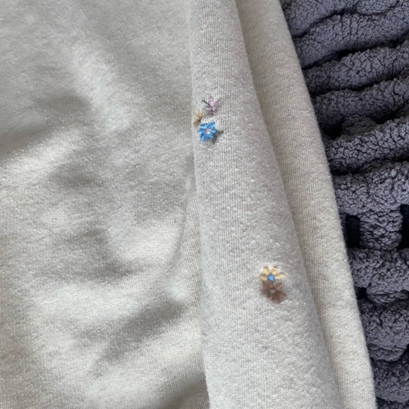 ‼️SOLD‼️set of two - American Eagle Floral detail sweat suit - Picture 5 of 5